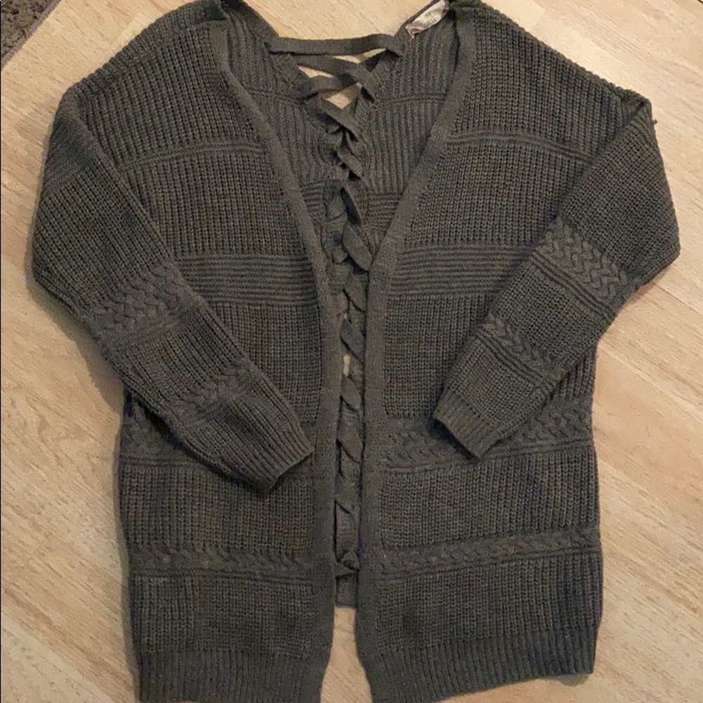 Braided Back Cardigan 💙